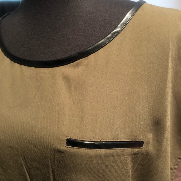 Pinkblush olive top Sz M - Picture 2 of 4